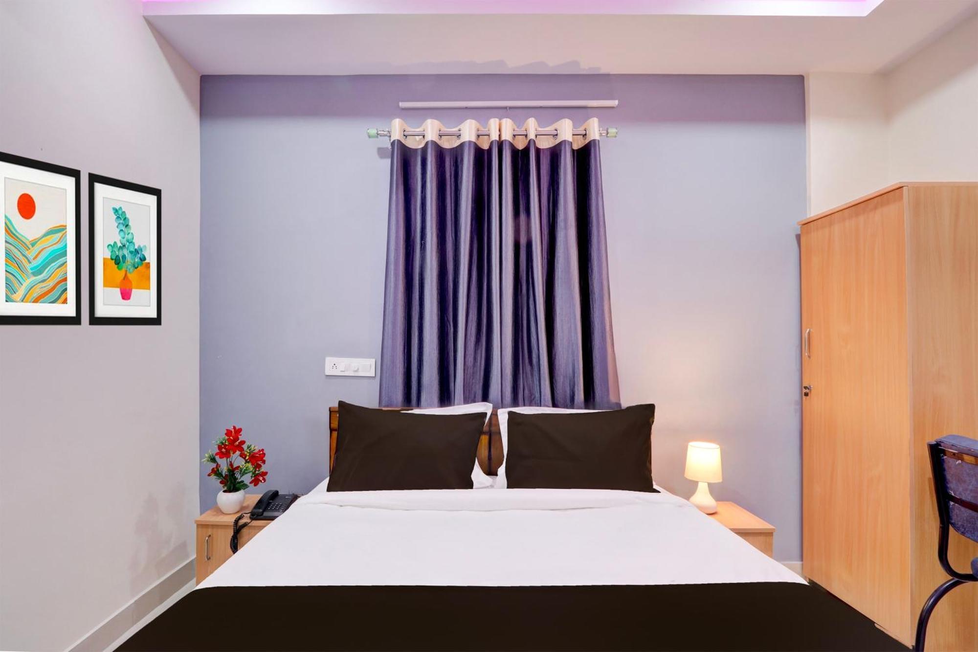 Super Townhouse Nanak Ram Guda Near Waverock Sez Hyderabad Exterior photo