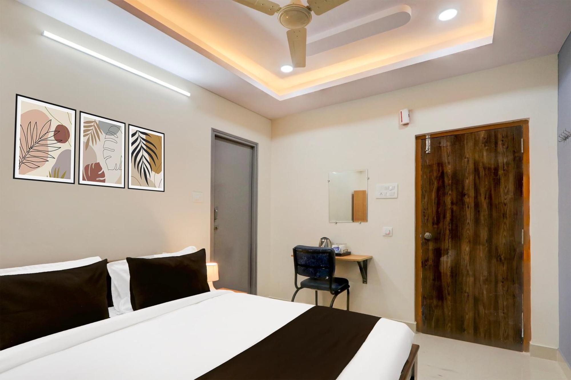 Super Townhouse Nanak Ram Guda Near Waverock Sez Hyderabad Exterior photo